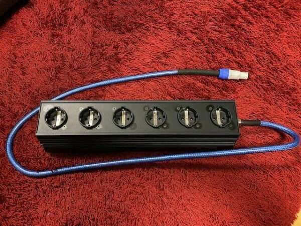 IsoTek Titan Multi-Link