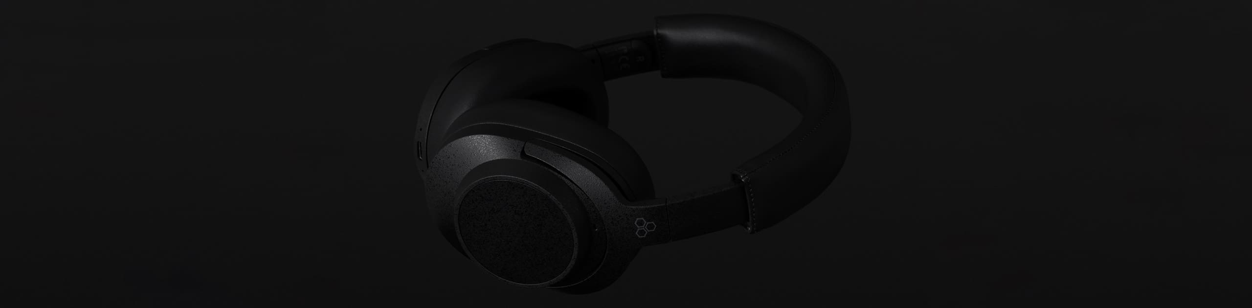 Final Audio UX5000 il vertice delle cuffie wireless sovraurali Final News CentroMusica